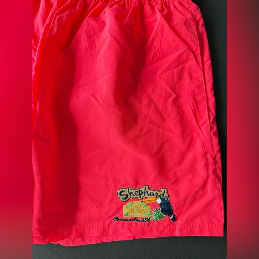 Vintage Shephard's Tiki Beach Bar & Grill Clearwater, FL Shorts - Size LARGE - Picture 2 of 7